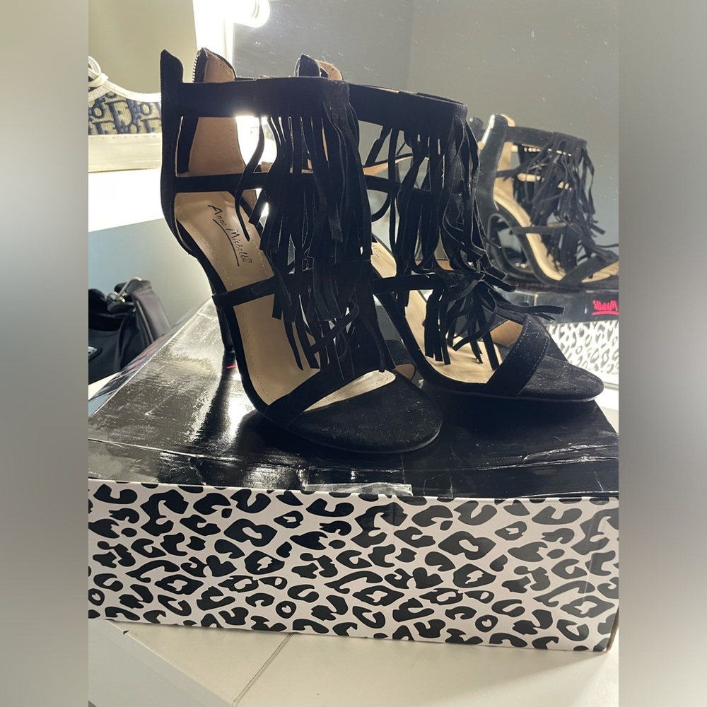 Anne Michelle black heels